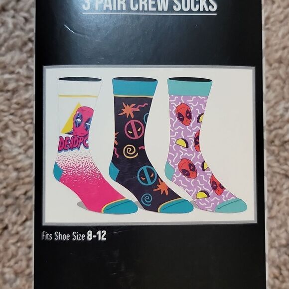 New Marvel Deadpool Crew Socks Bioworld - 3 Pack - Picture 3 of 4
